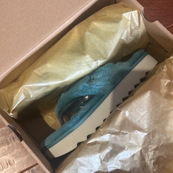 KOOLABURRA BY UGG Women's Furr-ee Sandals - Picture 4 of 4